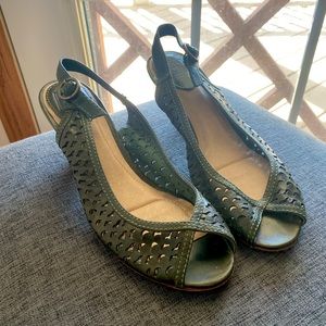 FRYE Dark Green kitten heels 8.5